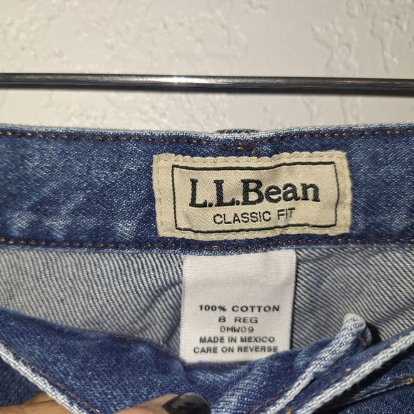 LL Bean Classic Fit Jeans Womens 8 Regular Blue Medium Wash Denim Tapered Jeans - Picture 6 of 11
